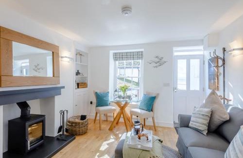 Aberdovey House | 1 Bed in Aberdovey 79148