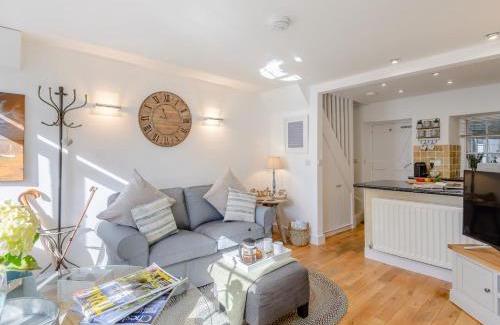 Aberdovey House | 1 Bed in Aberdovey 79148