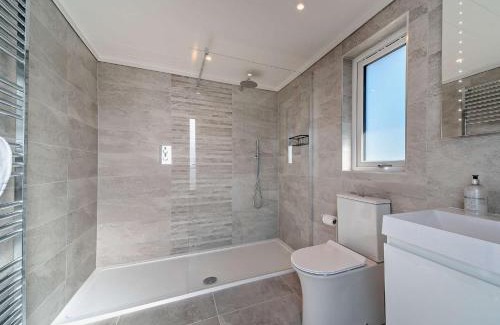 Port Glasgow House | 1 Bed in Langbank 95823
