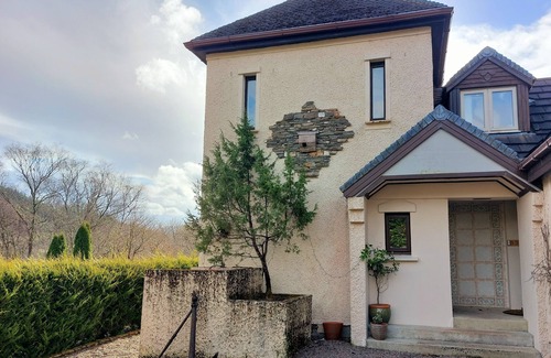 Salen House | 1 Bed Lodge - Sleeps 2 - Parking - Wifi