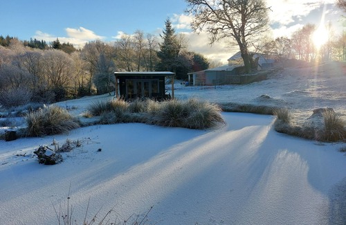 Salen House | 1 Bed Lodge - Sleeps 2 - Parking - Wifi