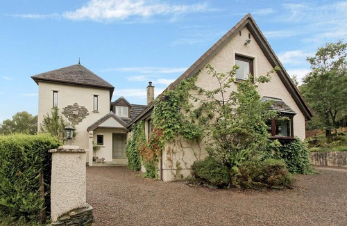 Salen House | 1 Bed Lodge - Sleeps 2 - Parking - Wifi