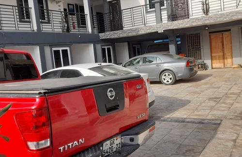 Accra Apartment | 1 Bed Sleeps 2 Apartment - Free Parking - Tv