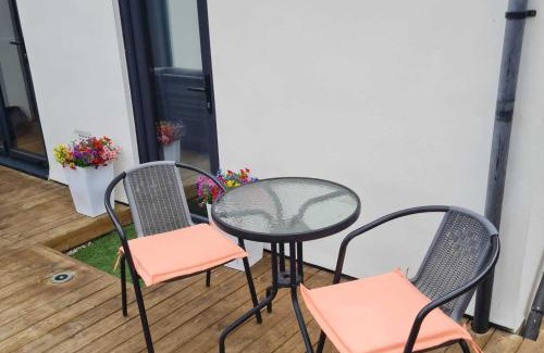 Old Harlow Apartment | 1 Bed Sleeps 2 with Private Garden