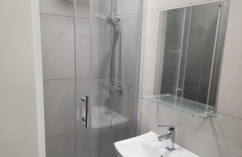 Golders Green Apartment | 1 Bed Studio - Central Free Parking