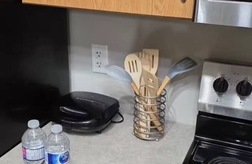 Jasper Place Condo | 1 Bedroom/1Bed- 3 mins to West Edmonton Mall,