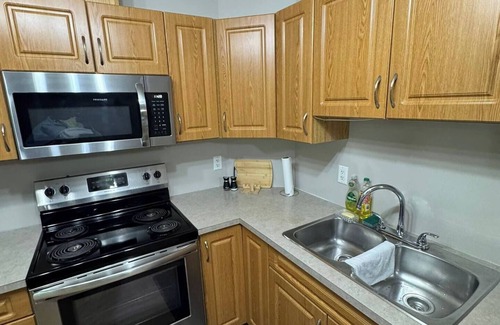 Jasper Place Condo | 1 Bedroom/1Bed- 3 mins to West Edmonton Mall,