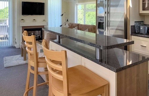 Tan-y-groes Ski Chalet | 1 bedroom accommodation in Tresaith Beach, Cardigan, Ceredigion