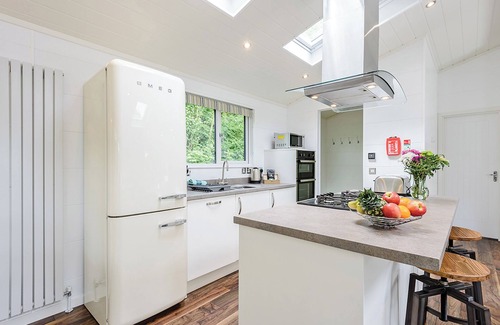 Ryde Ski Chalet | 1 bedroom accommodation in Wootton Bridge, Nr Cowes
