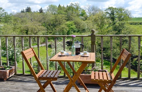 Wing Cottage | 1 bedroom accommodation in Roweltown, near Brampton