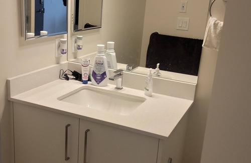 Southwest Calgary Apartment | 1-bedroom apartment SW in marvelous Calgary with fitness room, WiFi