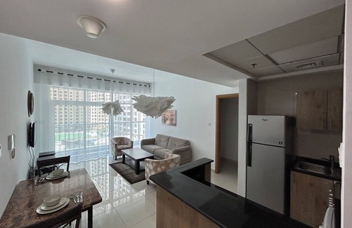 Jumeira 1 Apartment | 1 Bedroom Apartment Twin Bed
