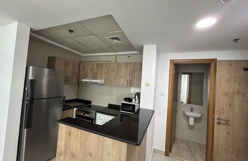 Jumeira 1 Apartment | 1 Bedroom Apartment Twin Bed