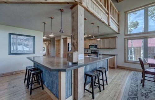 Deadwood Ski Chalet | 1 Bedroom Chalets In Lead