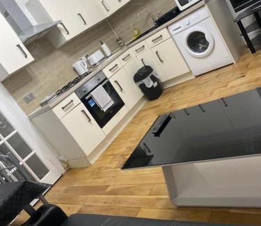 Dormers Wells Apartment | 1 bedroom ground floor flat with garden