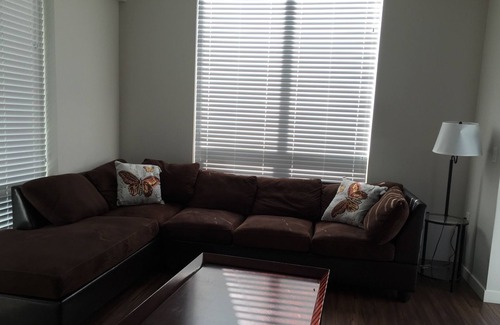 Lower Lonsdale Apartment | 1 Bedroom Perfect Location North Vancouver