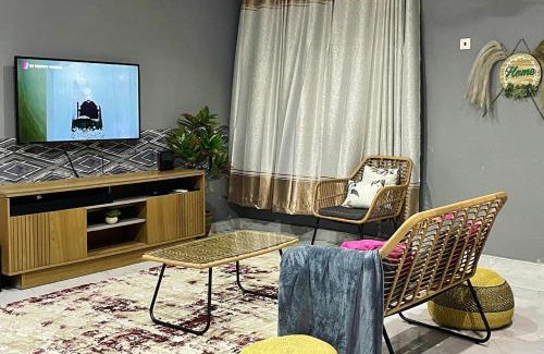 Tamale House | 1 Bedroom Sleeps 2 -Free Parking -Children welcome