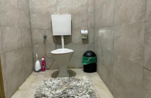 Tamale House | 1 Bedroom Sleeps 2 -Free Parking -Children welcome
