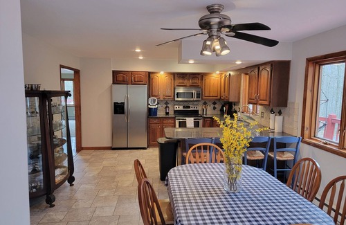 Sybertsville Ski Chalet | 1 Block From Lake