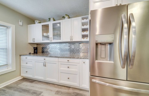 Clifton Heights Apartment | 1 Block to Mellwood: Modern Apt by Shops & Dining!