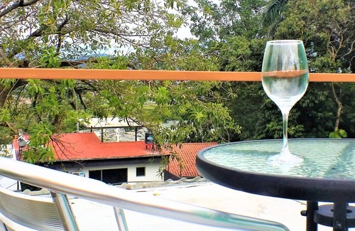 Guachipelin Apartment | #1 Container Studio/1BA, Great View & Location!