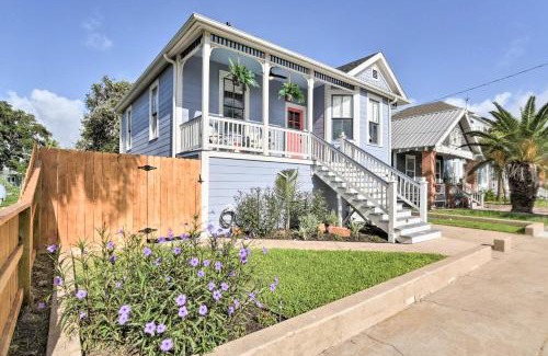 Galveston House | 1 Mi to Beach Coastal Cottage in Galveston