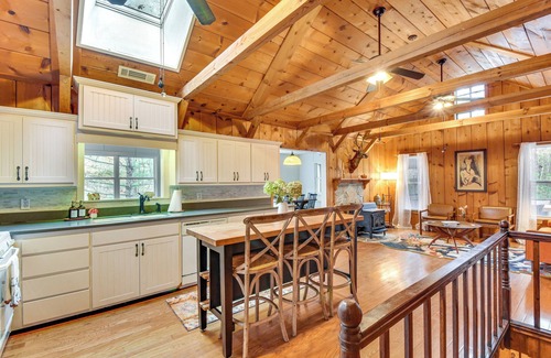 Lakemont Cabin | 1 Mi to Beach: Lake Rabun Home w/Carriage House
