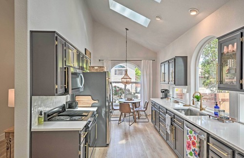 Grants Pass House | 1 Mi to Drinks & Dining: Getaway in Grants Pass