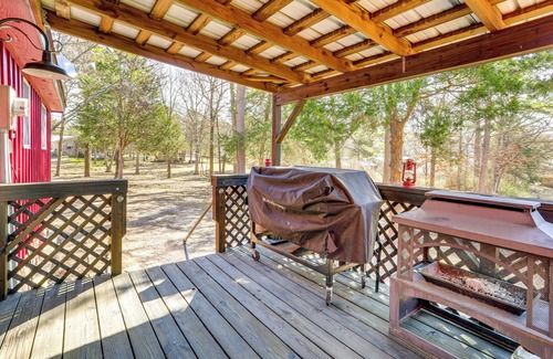 Mountain View House | 1 Mi to Dtwn Mountain View: Home w/Deck