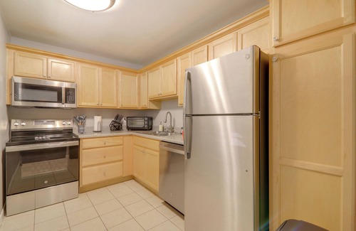 Athens Condo | 1 Mi to Dtwn & UGA: Condo w/Pool in Athens!