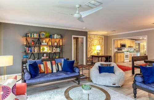 Parrot Cove House | 1 Mi to Lake Worth Beach Park Poolside Paradise!