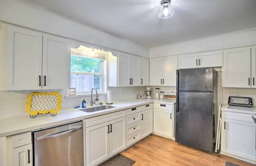 Brenham House | 1 Mi to Main St: Brenham Retreat w/Game Room