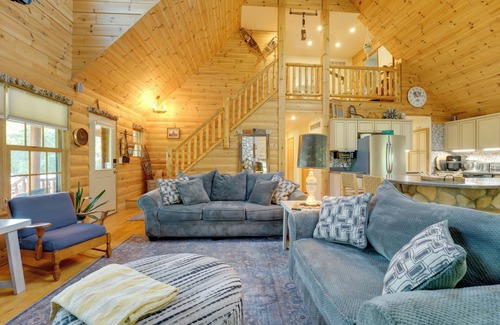 Port Austin Cabin | 1 Mi to Public Beach: Port Austin Cabin w/Hot Tub