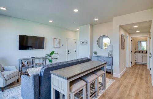Traverse City Apartment | 1 Mi to Ski Area Penthouse Condo in Traverse City