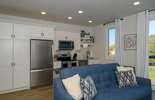 Traverse City Apartment | 1 Mi to Ski Area Penthouse Condo in Traverse City