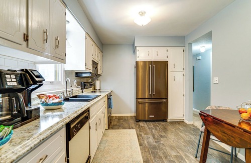 White Bear Lake Apartment | 1 Mi to White Bear Lake & Dtwn: Twin Cities Escape