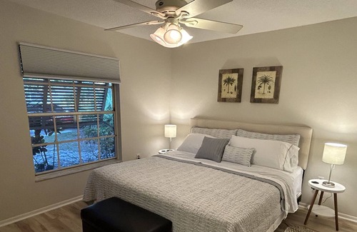 Park East Condo | 1 Mile to downtown Sarasota and minutes to famous beaches, St. Armand’s circle