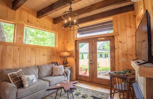 West Jefferson House | 1 Mile to Downtown West Jefferson Camping Cabin #5