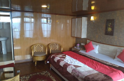 Darjeeling Hotel | 1 of best view property in Darjeeling