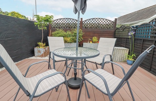 Lostwithiel House | 1 OLD TALBOT COTTAGES, pet friendly, with a garden in Lostwithiel