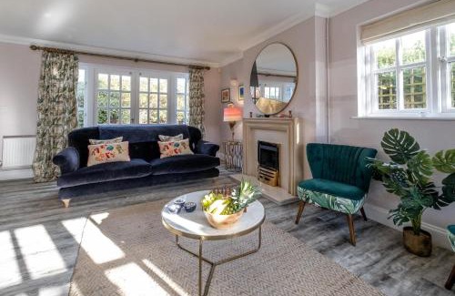 Thorpeness House | 1 Sanctuary Court - Aldeburgh Coastal Cottages