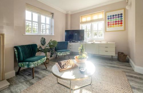 Thorpeness House | 1 Sanctuary Court - Aldeburgh Coastal Cottages