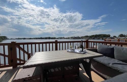 Tattershall House | 1 Waterski