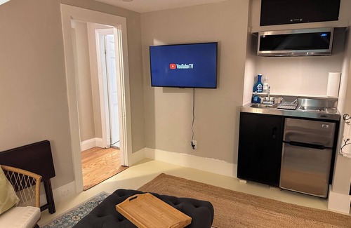 Rockland Apartment | 10% Discount for booking 6 to 12 month Booking!