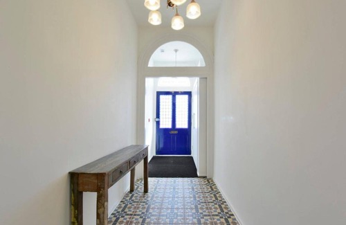 Hythe Apartment | 10 Marine Parade