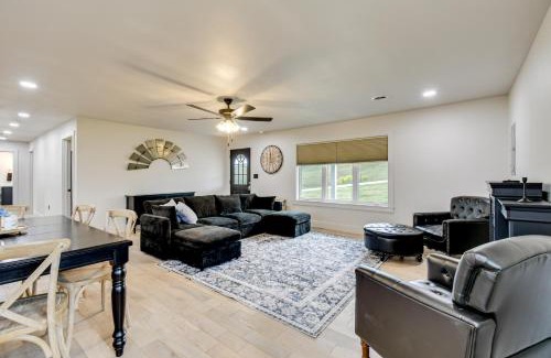 Campton House | 10 Mi to Red River Gorge Peaceful Rural Getaway!