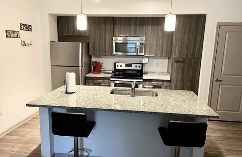 Gainesville Condo | 10 min drive to UF condo with balcony + game room and pool