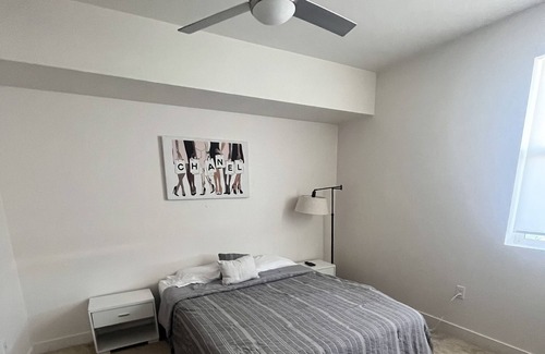 Glendale Apartment | 10 mins from DTLA! 1 BR condo with beautiful mountain view
