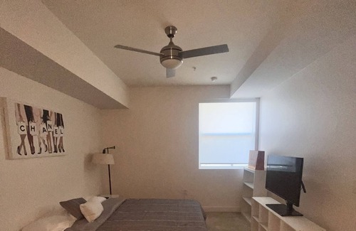 Glendale Apartment | 10 mins from DTLA! 1 BR condo with beautiful mountain view