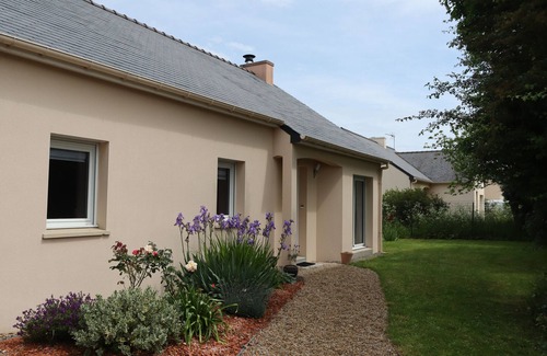 Saint-Molf Ski Chalet | 10 minutes from the sea, 5p holiday home, garden